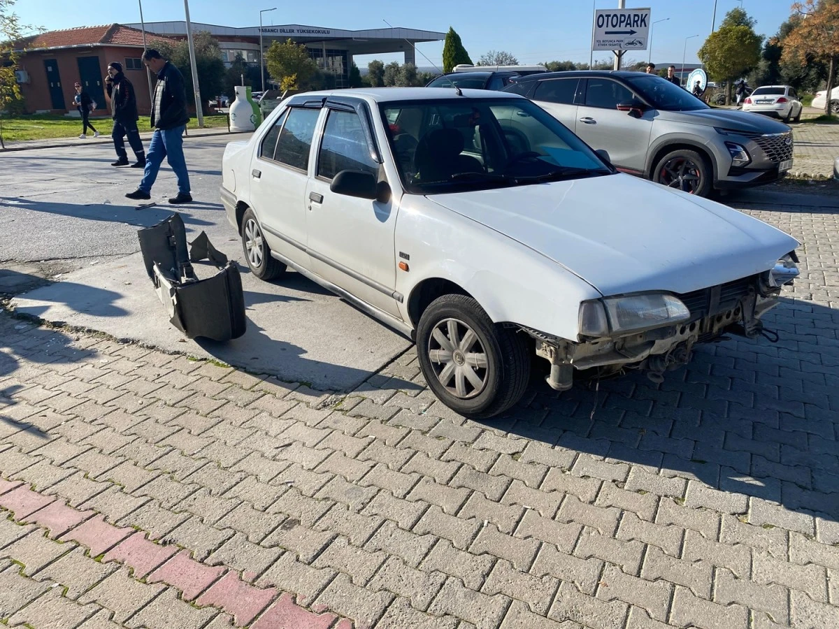 ADÜ merkez kampüste trafik kazası