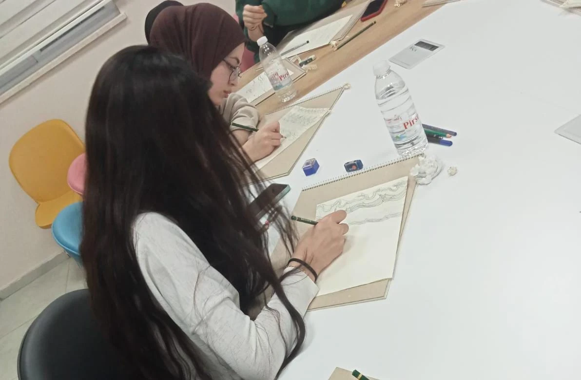 Koçarlı KYK yurdunda öğrencilere resim kursu