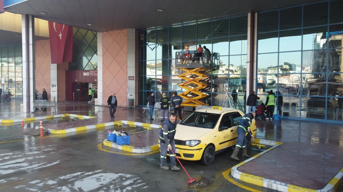 Nazilli Belediyesi Temizlik İşleri Müdürlüğü çalışmalarını sürdürüyor