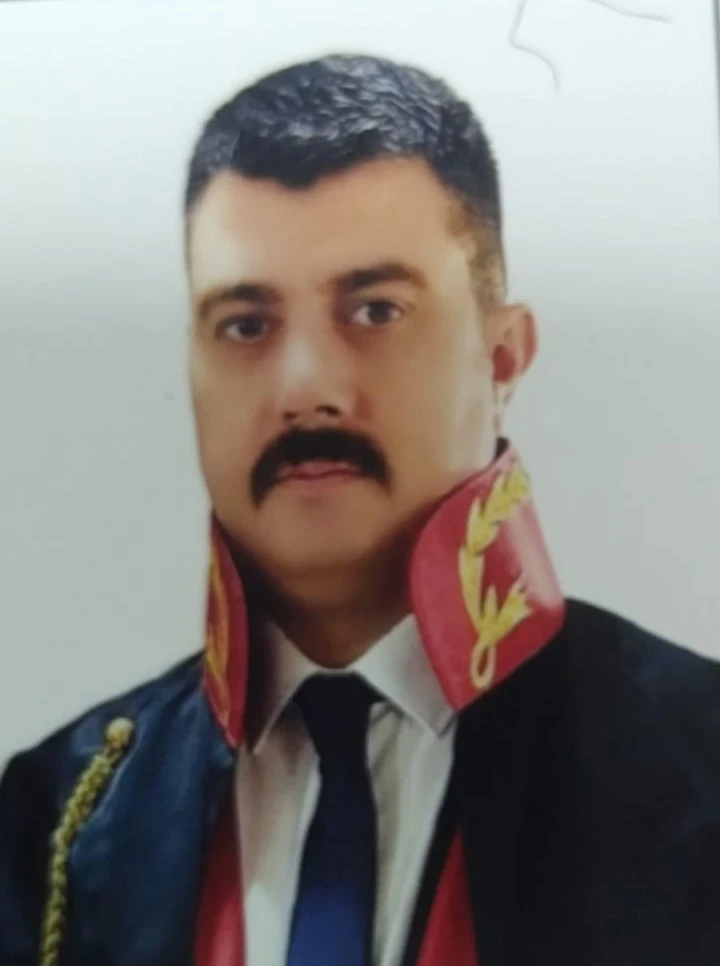 Sahte savcının oyununu esnaf bozdu