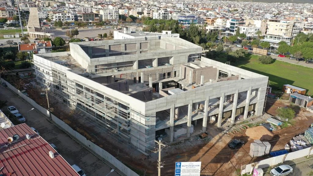 Didim'de Kültür Merkezi inşaatı devam ediyor