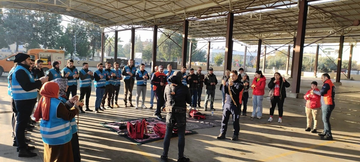 NAFAD yüzlerce gence afet farkındalık eğitimi veriyor