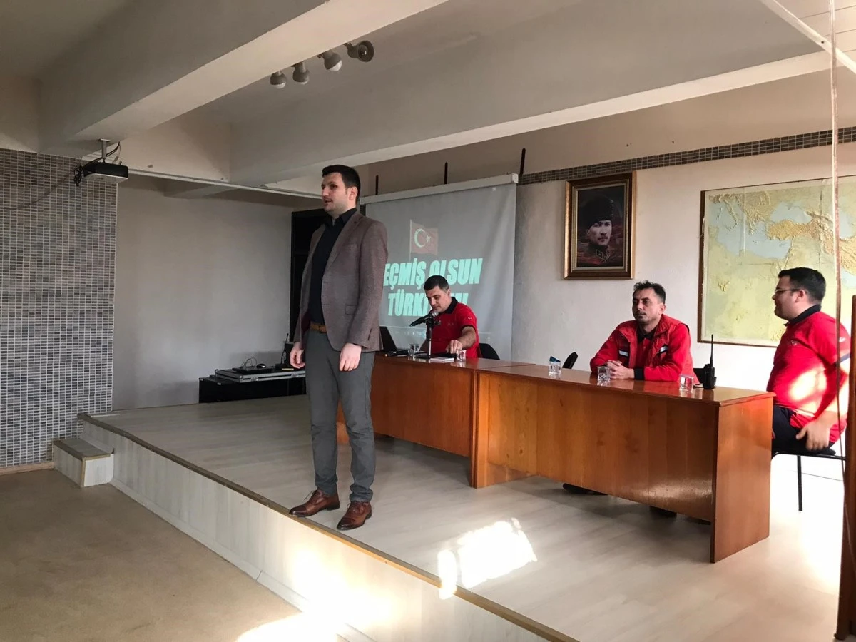 NAFAD yüzlerce gence afet farkındalık eğitimi veriyor
