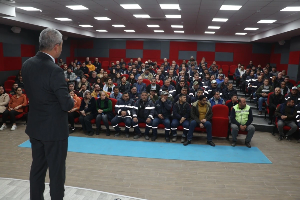 Başkan Kaplan’dan personeline yeni yıl jesti