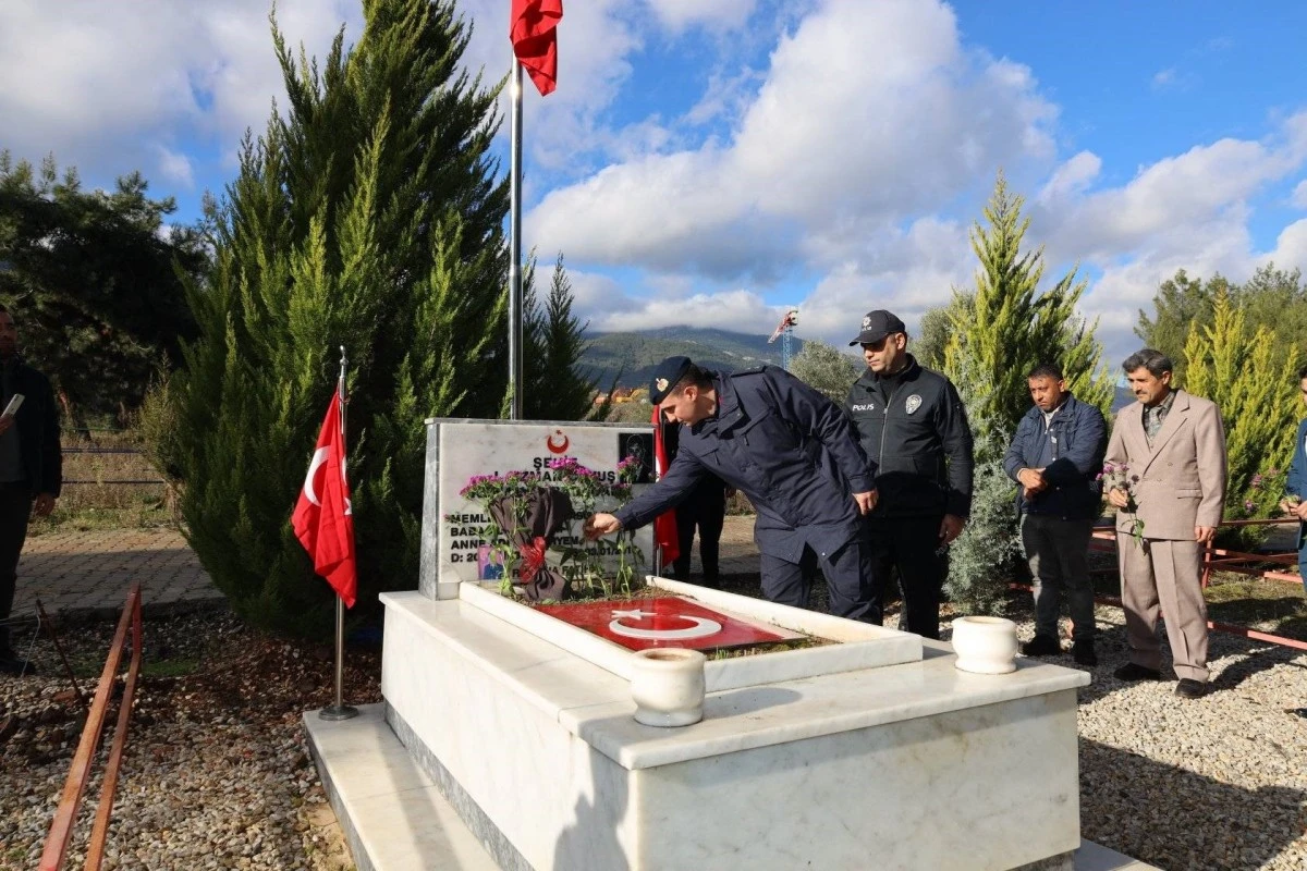 Karacasulu şehit Karabacaklı mezarı başında anıldı