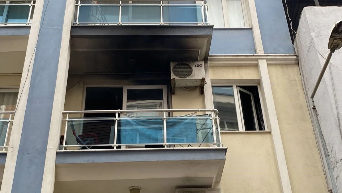 Klima alev aldı, evi yaktı