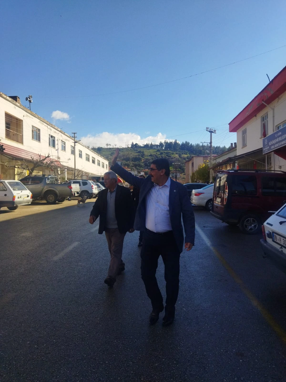 Karacasu İYİ Parti Belediye Başkan Adayı İnal'a esnaftan yoğun ilgi