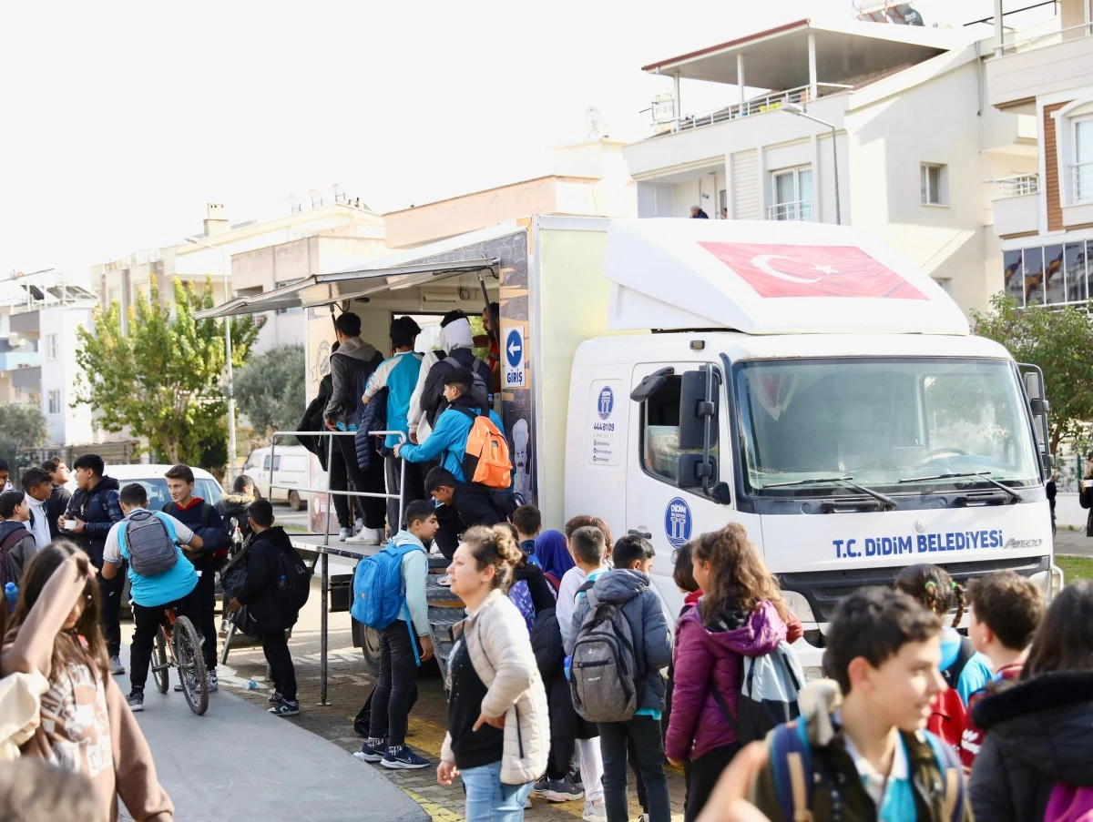 Didim Belediyesi soğuk günlerde öğrencilerin içini ısıttı