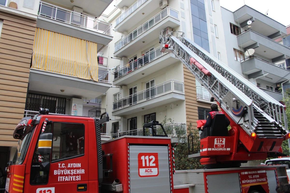Alkolün dozunu kaçırınca, balkonda sızdı