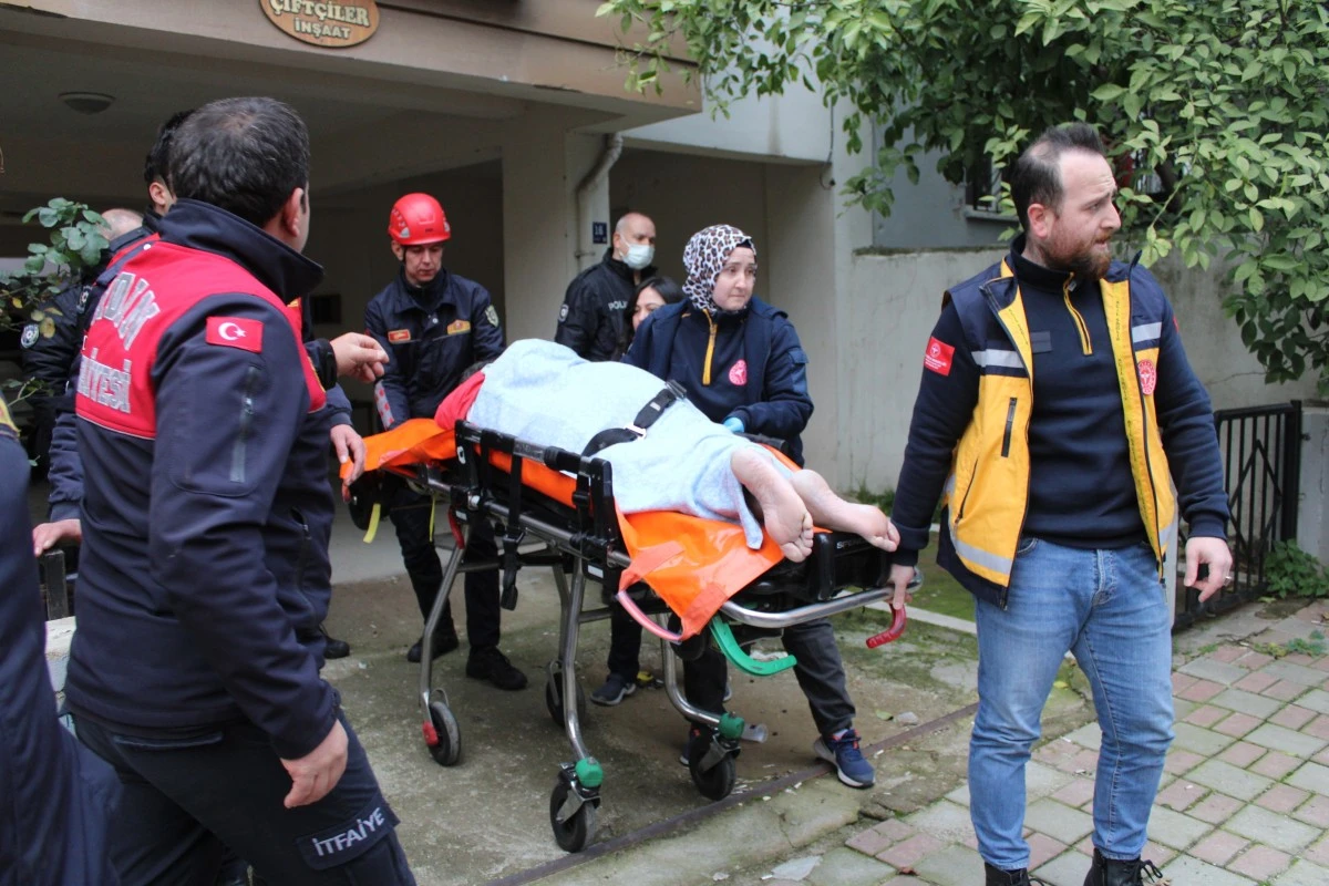 Alkolün dozunu kaçırınca, balkonda sızdı