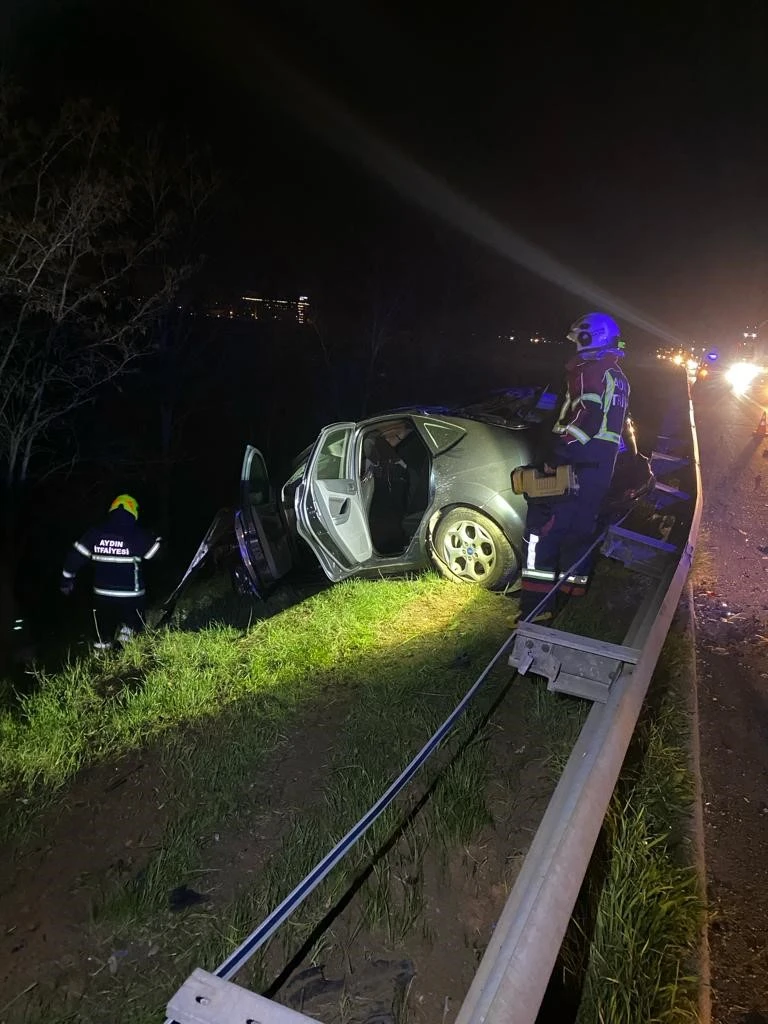 Kontrolden çıkan otomobil bariyerleri aşarak yol kenarına uçtu: 1 yaralı