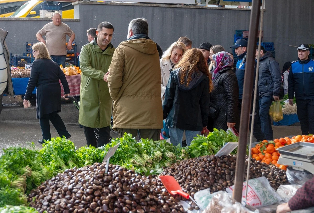 Başkan Günel kapalı pazar yerinde esnaf ve vatandaşlarla buluştu