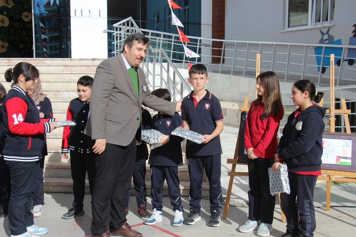 Aydın'da öğrenciler mehteran gösterisi eşliğinde karne aldı
