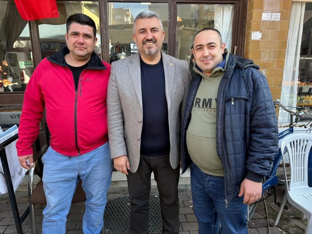 CHP’li Osman Gökmen İncirliova Salı Pazarında Vatandaşla Buluştu