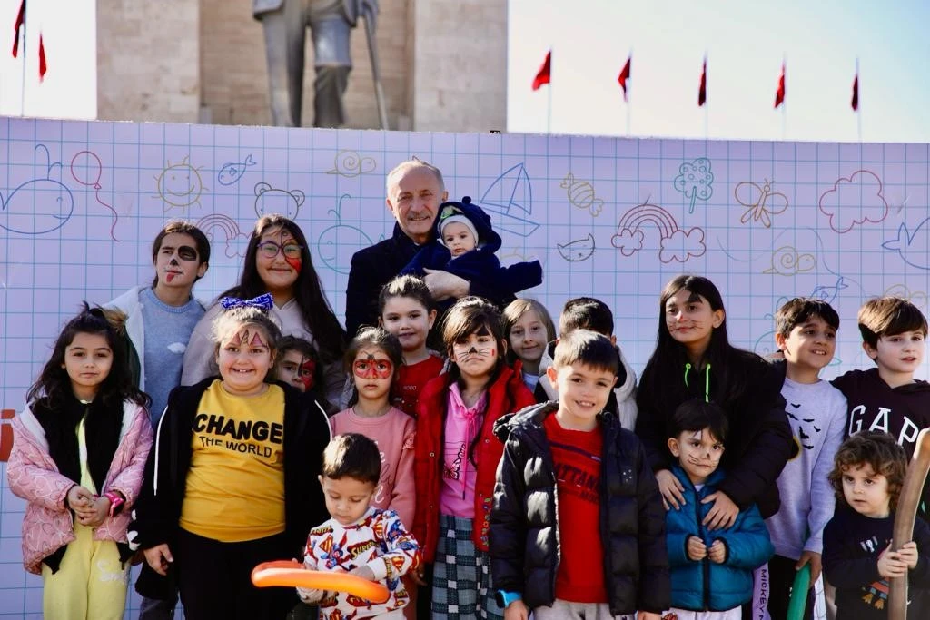 Başkan Atabay'dan, Didimli çocuklara karne hediyesi