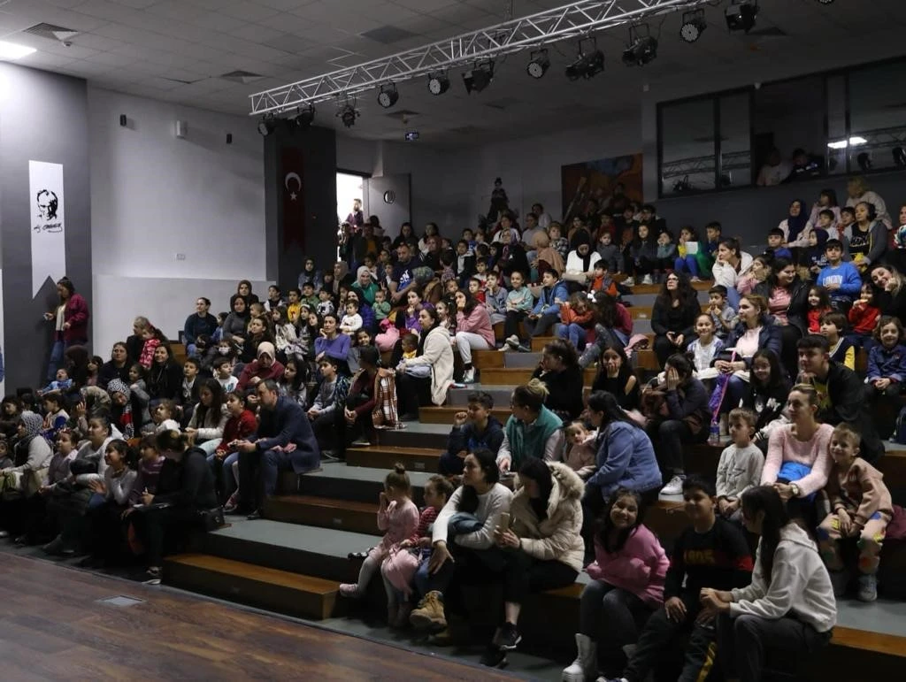 Başkan Atabay'dan, Didimli çocuklara karne hediyesi