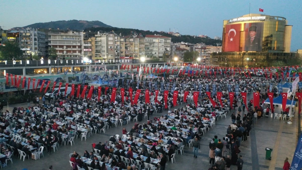 Aydın halkı, Büyükşehir'in iftar programlarında buluşuyor