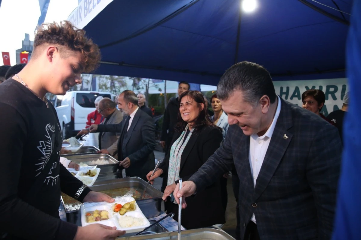 Aydın halkı, Büyükşehir'in iftar programlarında buluşuyor