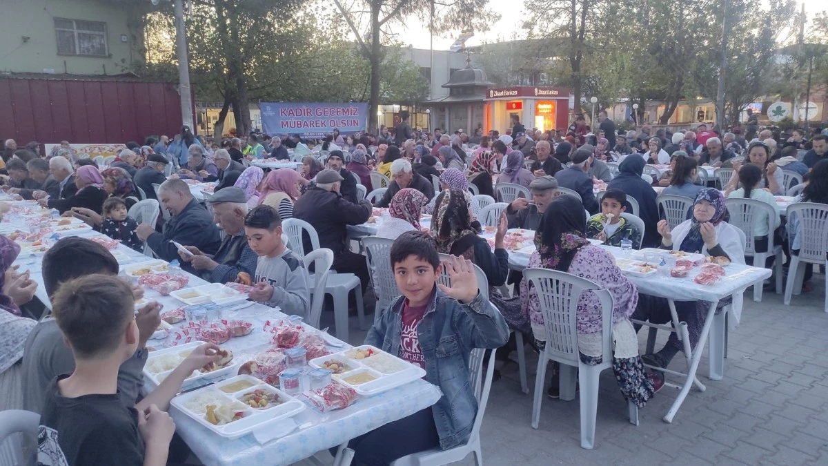 Aydın halkı, Büyükşehir'in iftar programlarında buluşuyor