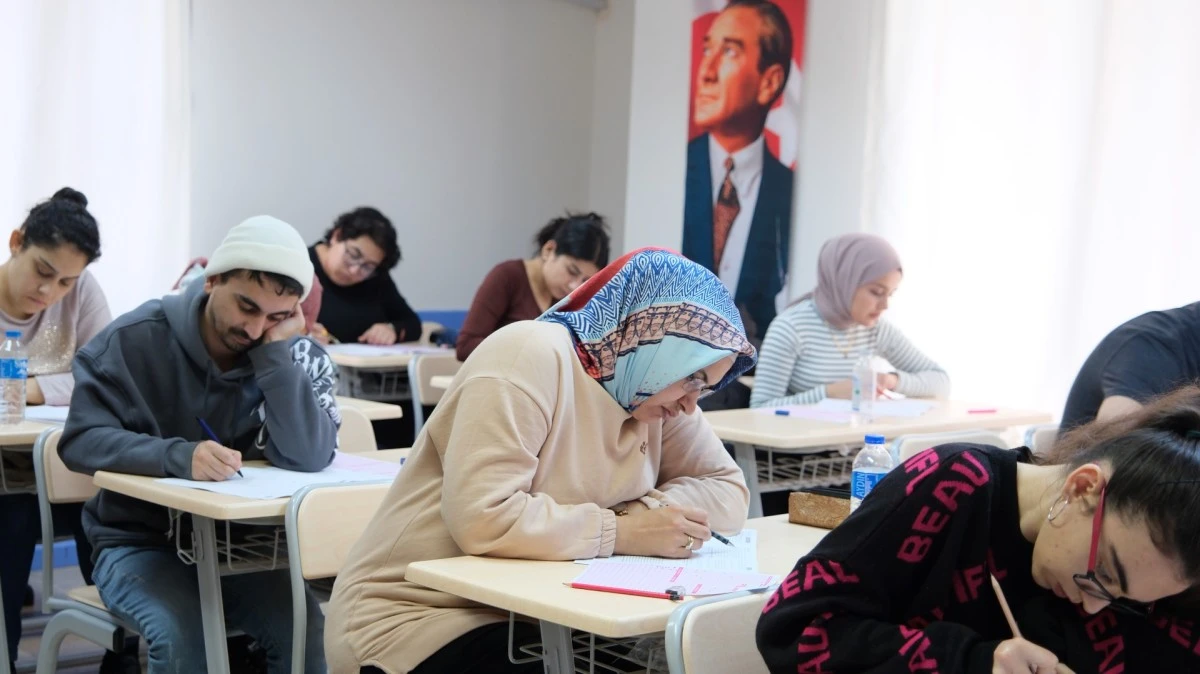 AYDIN BÜYÜKŞEHİR BELEDİYESİ MEMUR ADAYLARININ YANINDA