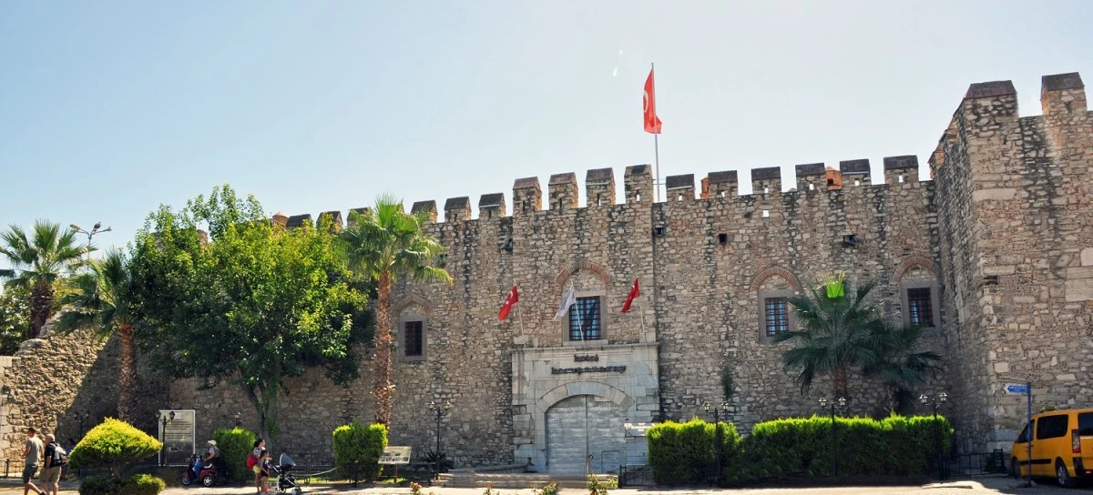 KUŞADASI’NIN KÜLTÜREL ROTALARI BAŞKAN ÖMER GÜNEL İLE YENİDEN ÇİZİLDİ