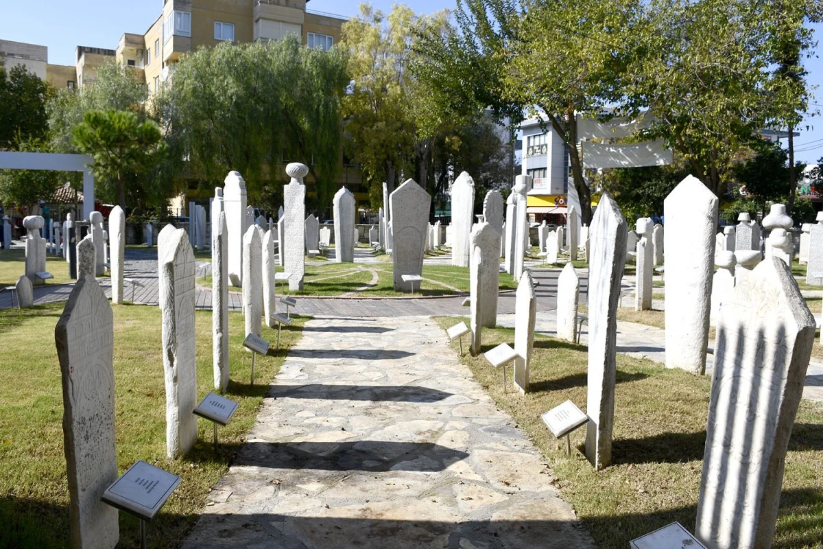 KUŞADASI’NIN KÜLTÜREL ROTALARI BAŞKAN ÖMER GÜNEL İLE YENİDEN ÇİZİLDİ