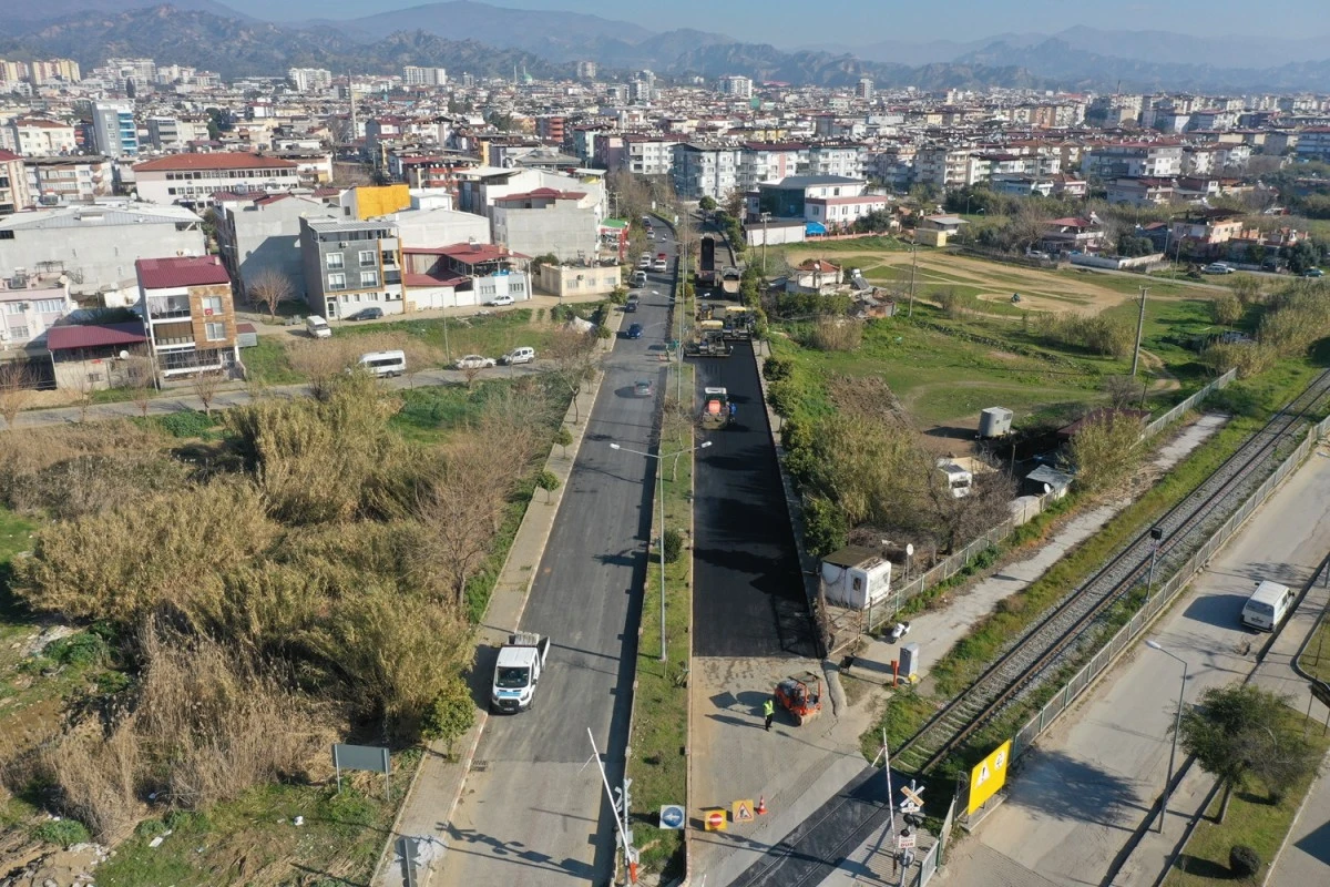 BÜYÜKŞEHİR ÇALIŞIYOR AYDIN’IN YOLLARI YENİLENİYOR