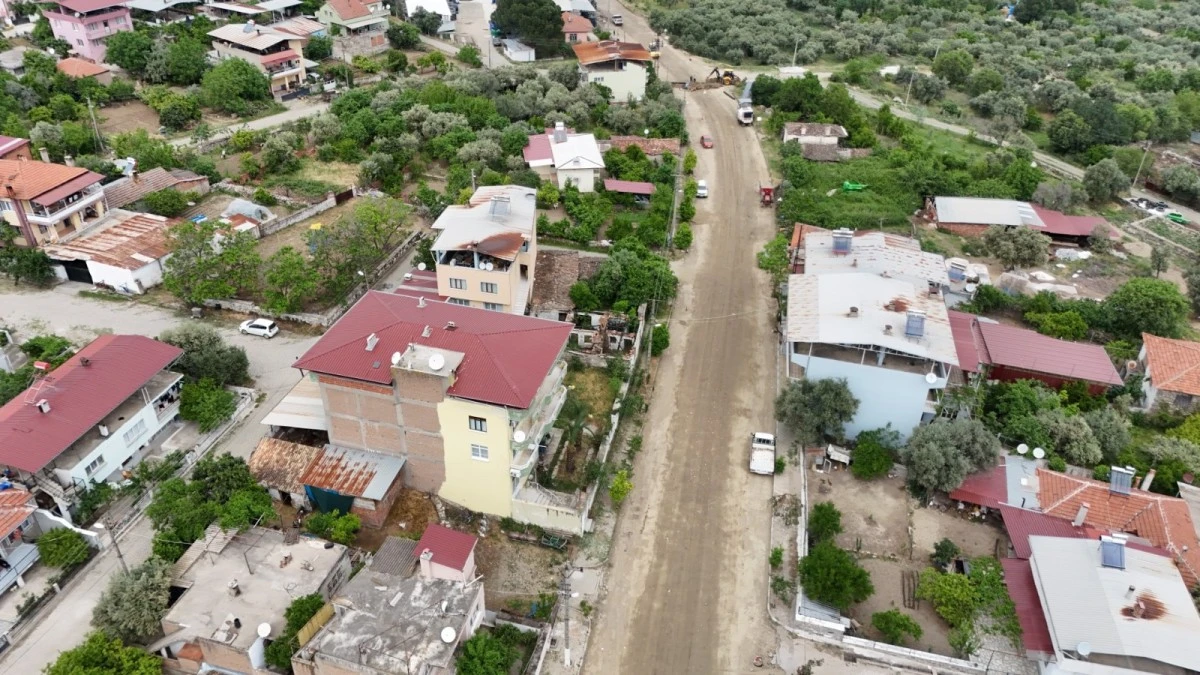 AYDIN BÜYÜKŞEHİR BELEDİYESİ’NDEN KARACASU’DA YOL YAPIM ÇALIŞMASI
