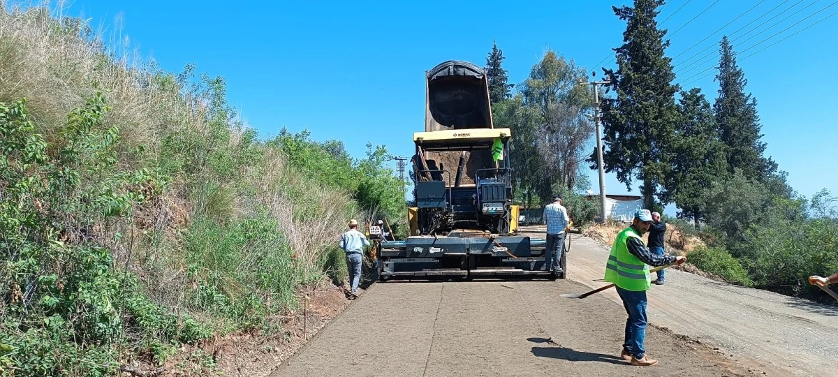 AYDIN BÜYÜKŞEHİR BELEDİYESİ’NDEN KARACASU’DA YOL YAPIM ÇALIŞMASI