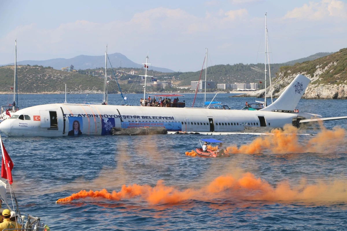 Denizin dibindeki Airbus A300 batığı görenleri şaşırtıyor