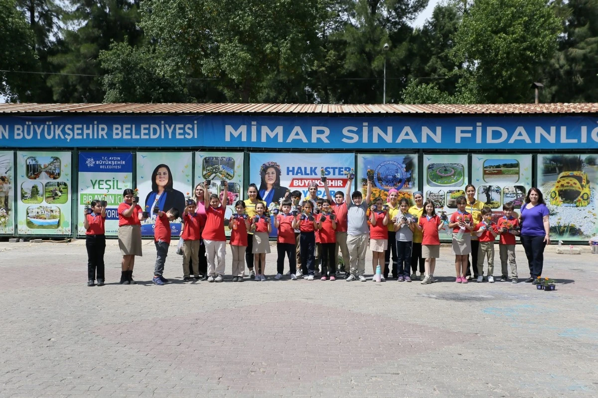ÖĞRENCİLER BÜYÜKŞEHİR BELEDİYESİ’NİN FİDANLIĞINDA DERS İŞLEDİ