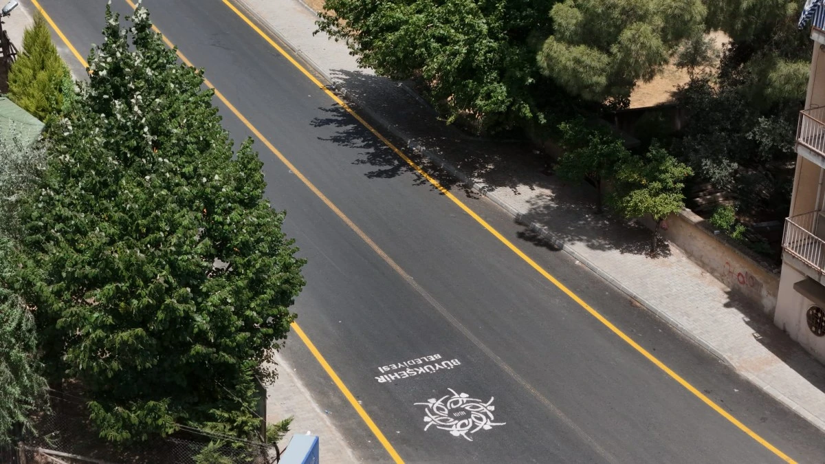 AYDIN BÜYÜKŞEHİR BELEDİYESİ NAZİLLİ İLÇESİ DEREAĞZI CADDESİ’Nİ YENİLEDİ