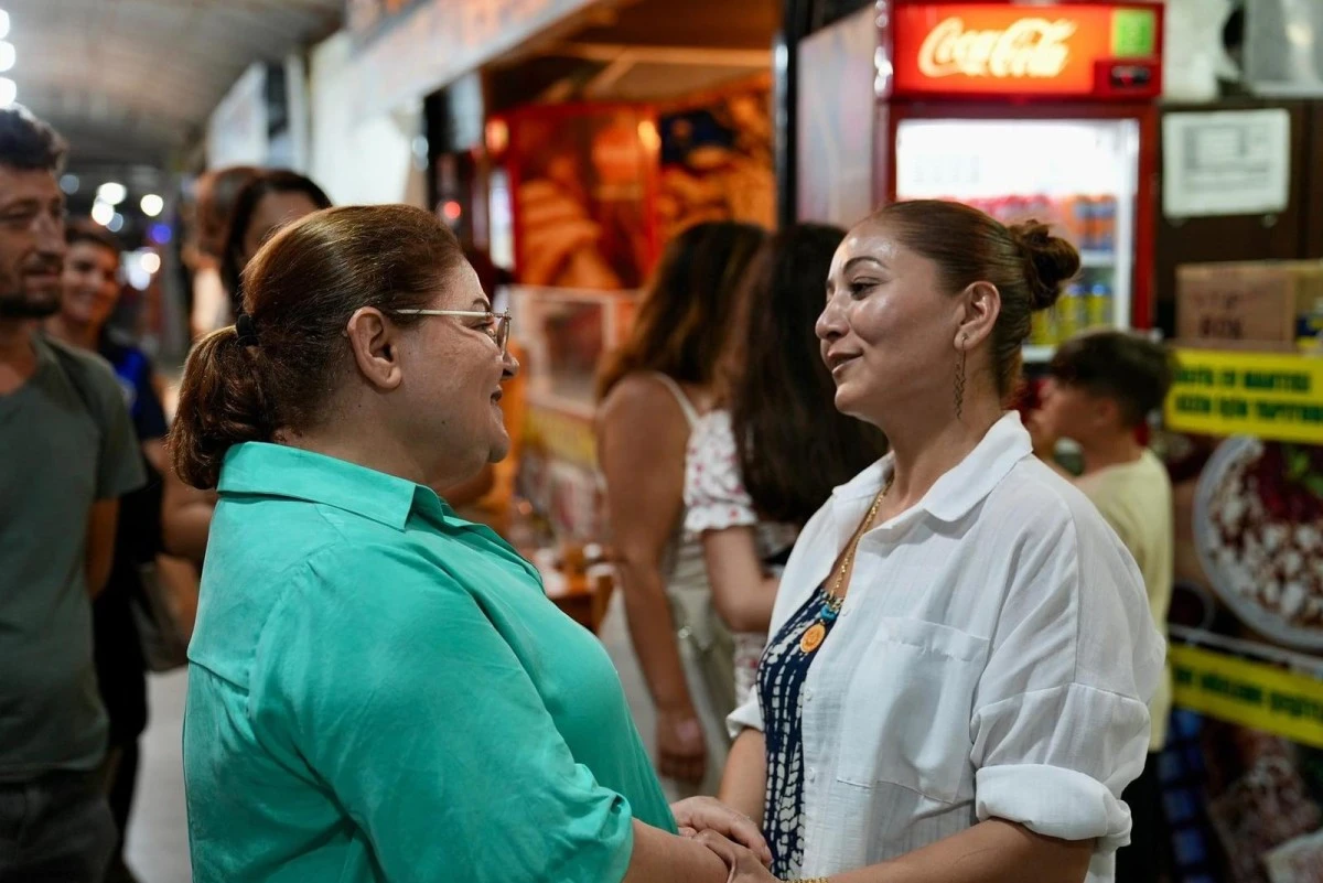 BAŞKAN GENÇAY, MAVİŞEHİR PAZARINDA VATANDAŞLARLA BULUŞTU