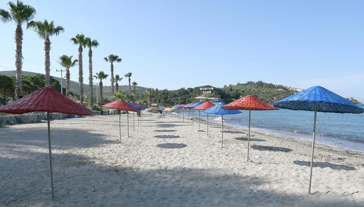 KUŞADASI BELEDİYESİ’NDEN PLAJLARDA BEŞ YILDIZLI TATİL KONFORU