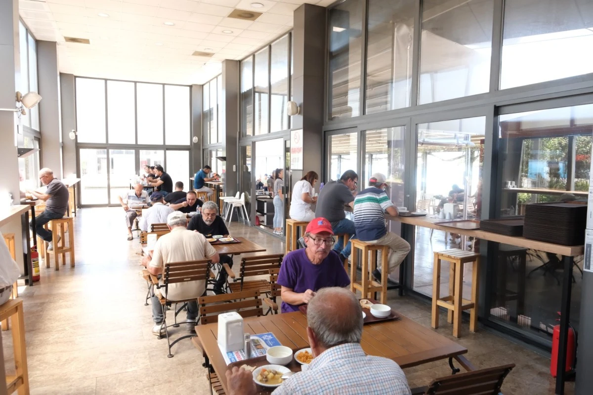 AYDIN BÜYÜKŞEHİR BELEDİYESİ HAVUZ KAFE 7’DEN 77’YE BÜTÜN AYDINLILARA HİZMET VERMEYE DEVAM EDİYOR