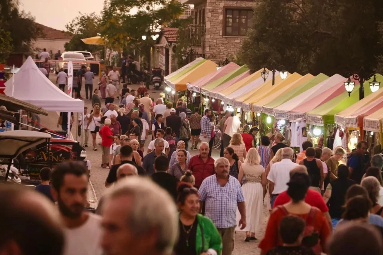 DİDİM ZEYTİN FESTİVALİ RENKLİ GÖRÜNTÜLERE SAHNE OLDU