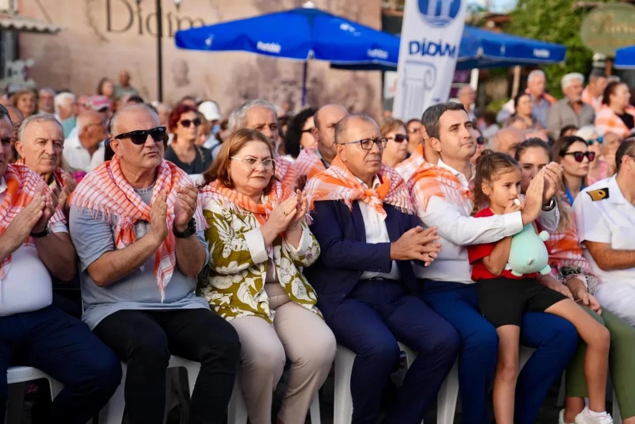 DİDİM ZEYTİN FESTİVALİ RENKLİ GÖRÜNTÜLERE SAHNE OLDU