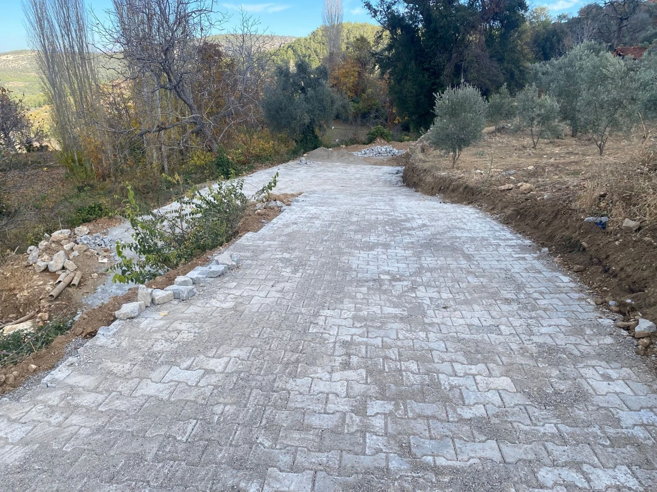 Bozdoğan’da 8 Ayda Rekor Hizmet: 33 Bin Metrekare Taş Döşeme Çalışması Tamamlandı