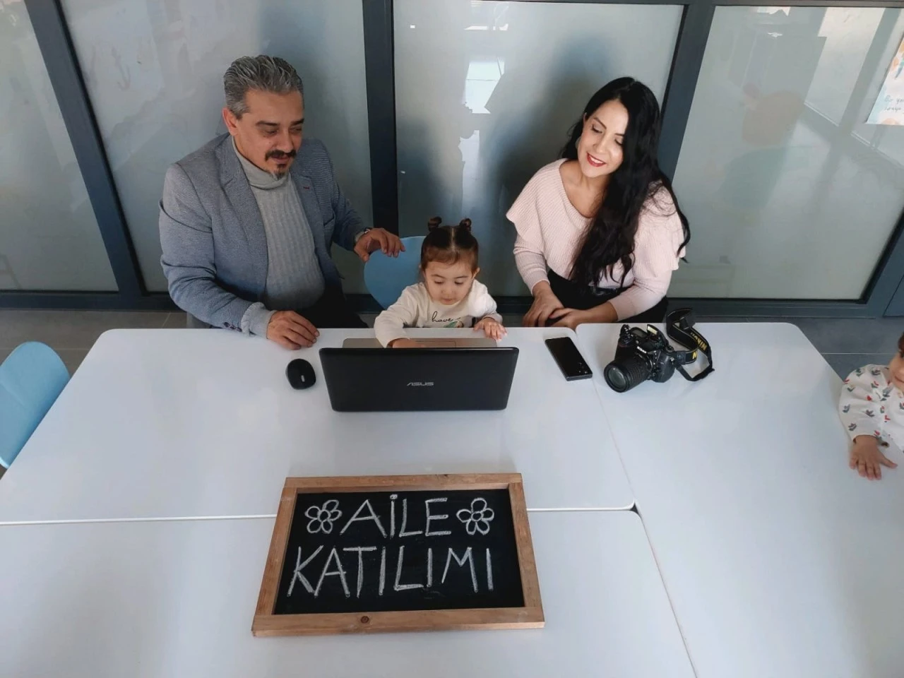 Dahihane'nin Minikleri Gazeteciliği Öğrendi