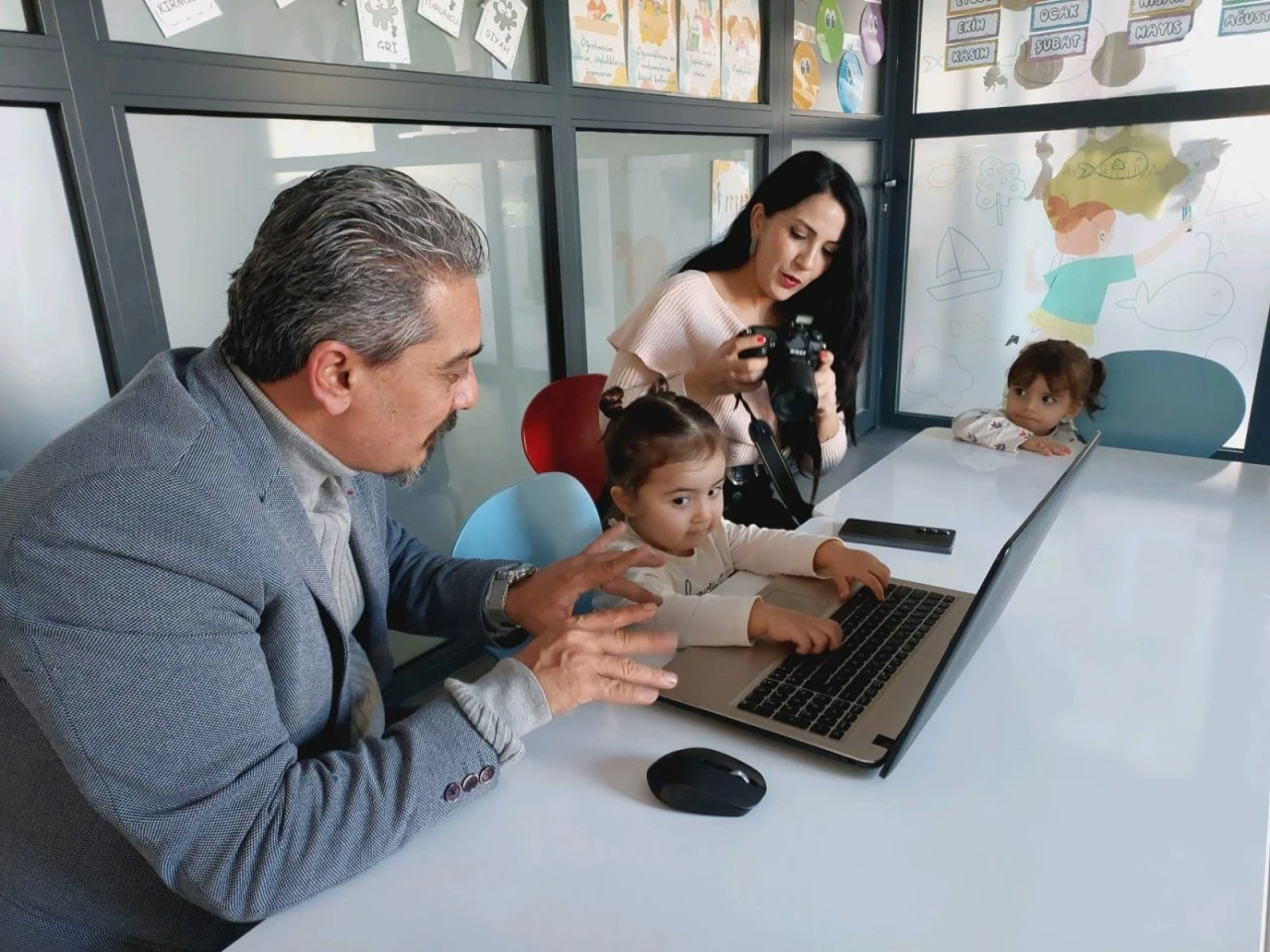 Dahihane'nin Minikleri Gazeteciliği Öğrendi