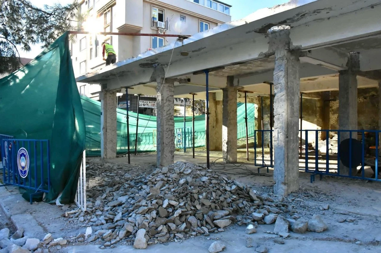BAŞKAN GENÇAY, 