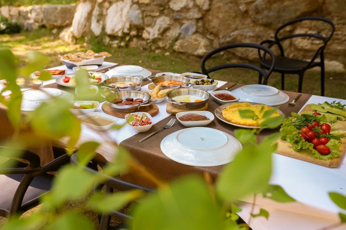 EFELER’İN EŞSİZ TATİL VE YEMEK MEKÂNI DOĞA OTEL VE RESTAURANT ÖZEL MİSAFİRLERİNİ AĞIRLAMAYA DEVAM EDİYOR