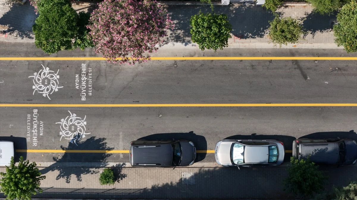 BAŞKAN ÇERÇİOĞLU AYDIN’IN TÜM İLÇELERİNDE YOL YAPIM VE YENİLEME ÇALIŞMALARINI SÜRDÜRÜYOR