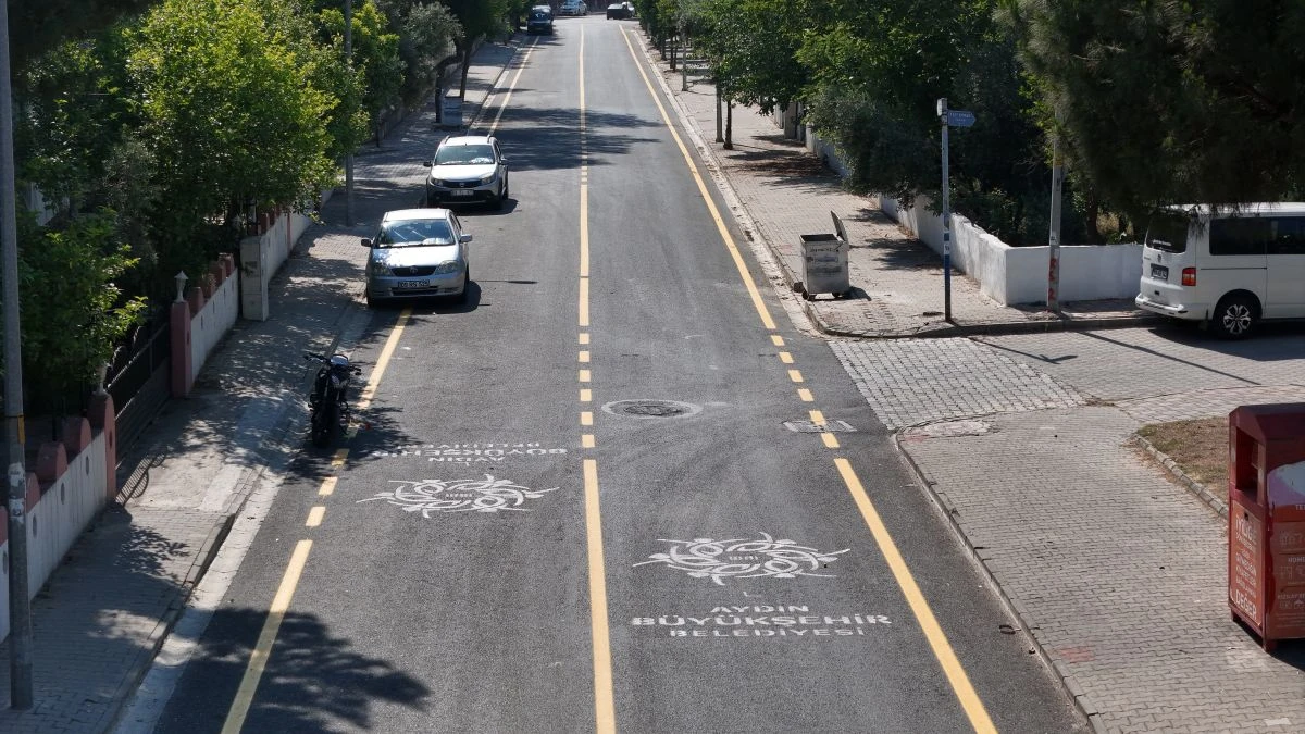 BAŞKAN ÇERÇİOĞLU AYDIN’IN TÜM İLÇELERİNDE YOL YAPIM VE YENİLEME ÇALIŞMALARINI SÜRDÜRÜYOR