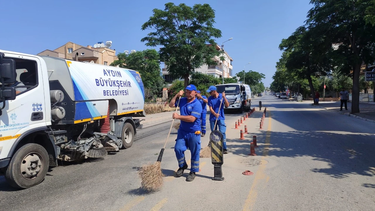 BAŞKAN ÇERÇİOĞLU'NUN ÇALIŞMALARI İLE KUŞADASI VE DİDİM PIRIL PIRIL OLUYOR