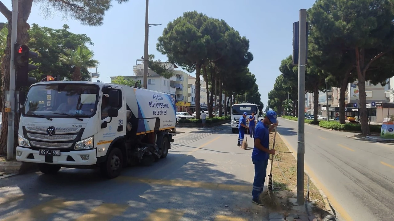 BAŞKAN ÇERÇİOĞLU'NUN ÇALIŞMALARI İLE KUŞADASI VE DİDİM PIRIL PIRIL OLUYOR