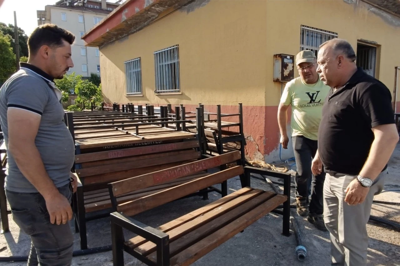 Bozdoğan Belediyesi Bankları ve Durakları Kendi İmkânlarıyla Üretiyor Tasarruf Belediyeciliği ile Kaynaklar Daha Etkin Kullanılıyor