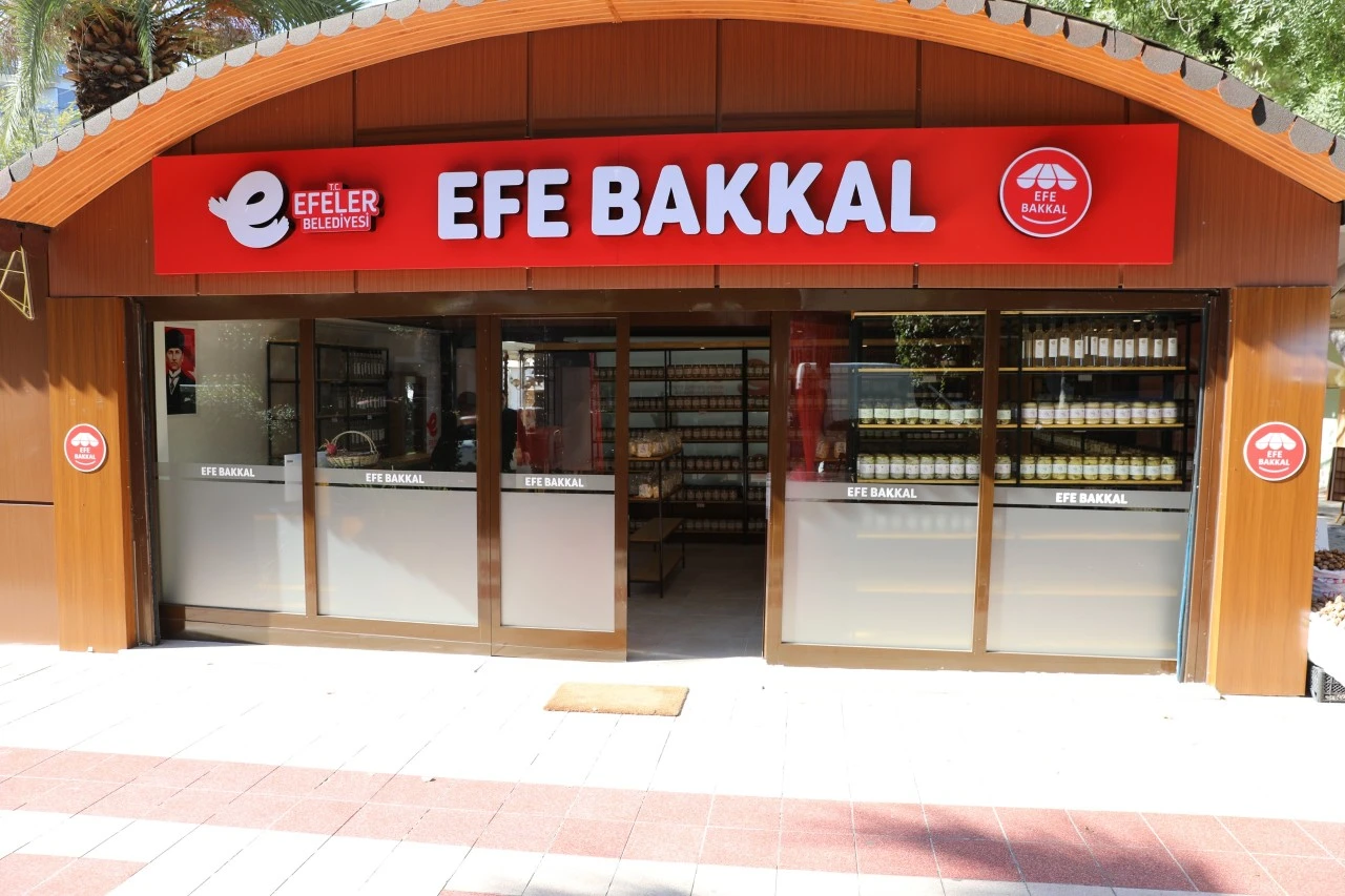 BAŞKAN YETİŞKİN, SOSYAL BELEDİYECİLİK ANLAYIŞINI BİR ADIM ÖTEYE TAŞIYOR EFEM KART VE EFE MOBİL HİZMETE GİRİYOR