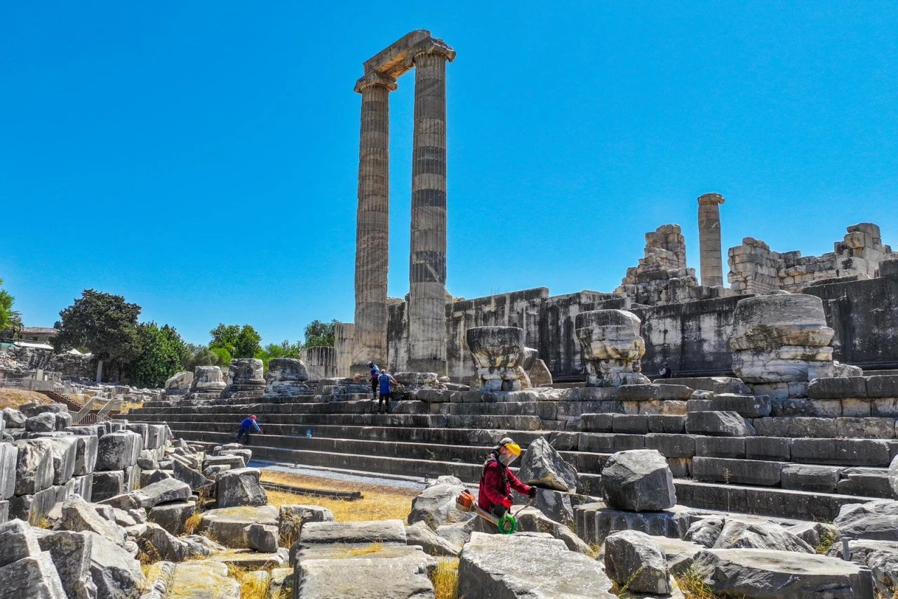 APOLLON TAPINAĞI’NDA GECE ZİYARETLERİ İÇİN HAZIRLIKLAR SÜRÜYOR