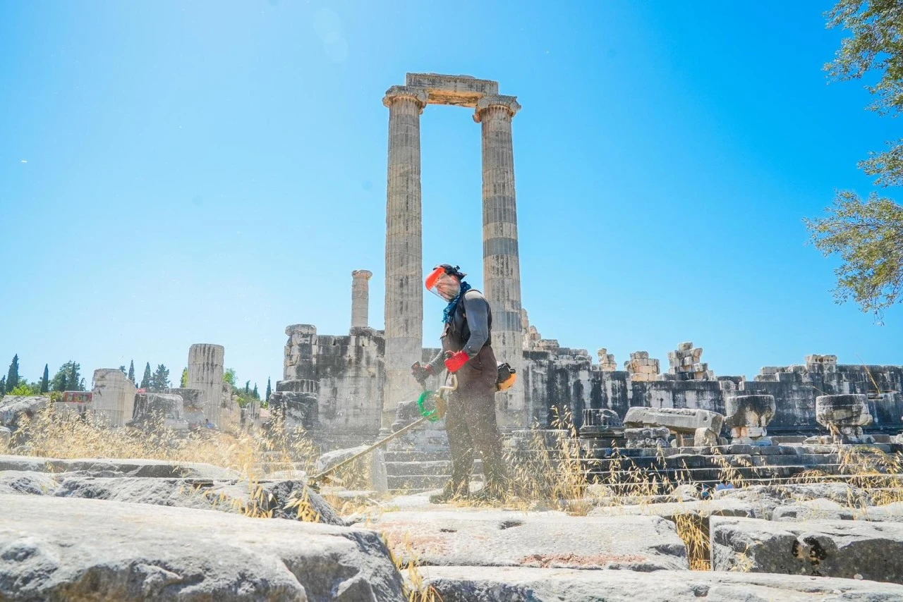 APOLLON TAPINAĞI’NDA GECE ZİYARETLERİ İÇİN HAZIRLIKLAR SÜRÜYOR